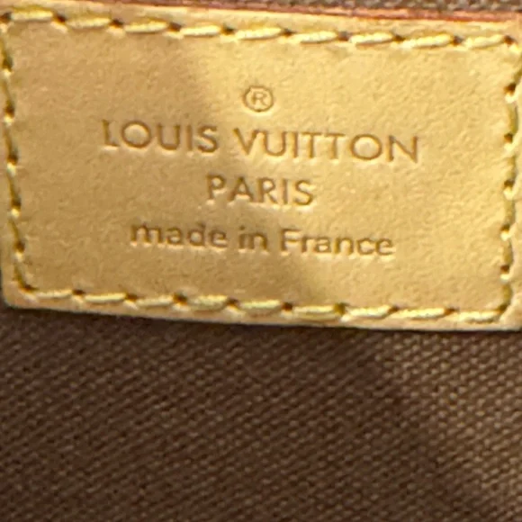 Louis Vuitton Pochette Cross Body - Picture 3 of 13